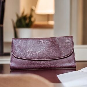 Unbranded NWOT wallet color Burgundy